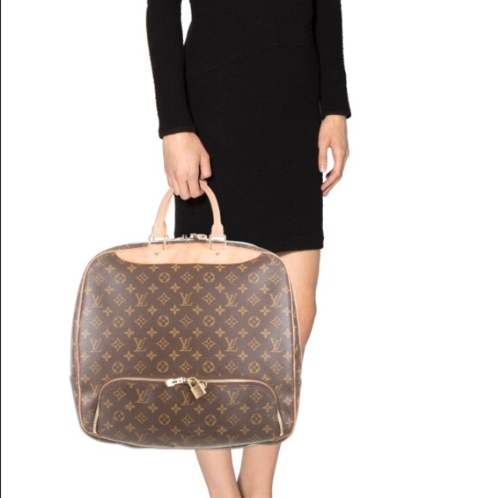 🌷SOLD🌷Authentic Louis Vuitton Evasion